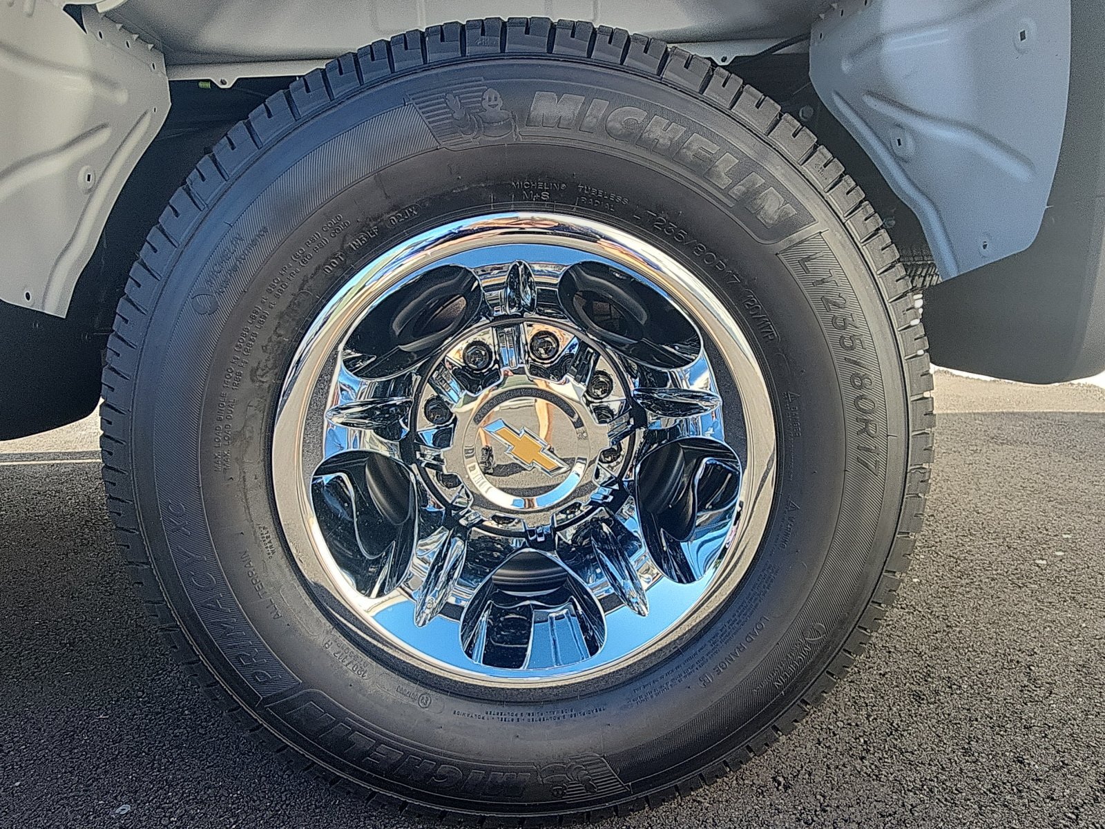 New 2026 Chevrolet Silverado 3500 LTZ w/ LTZ Convenience Package AWD/4WD image 9