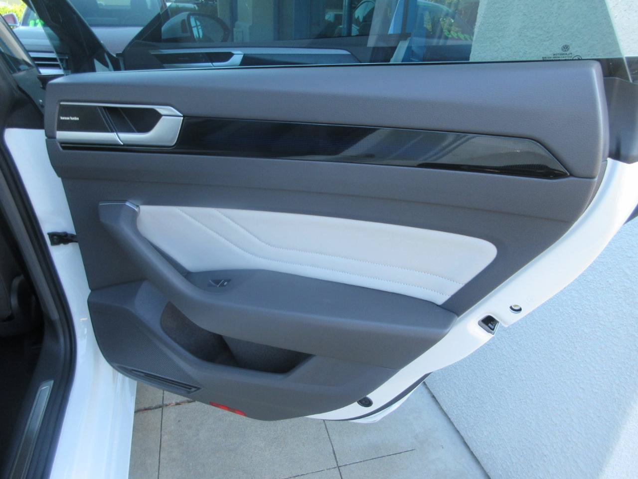 Used 2023 Volkswagen Arteon SEL Premium AWD/4WD image 33