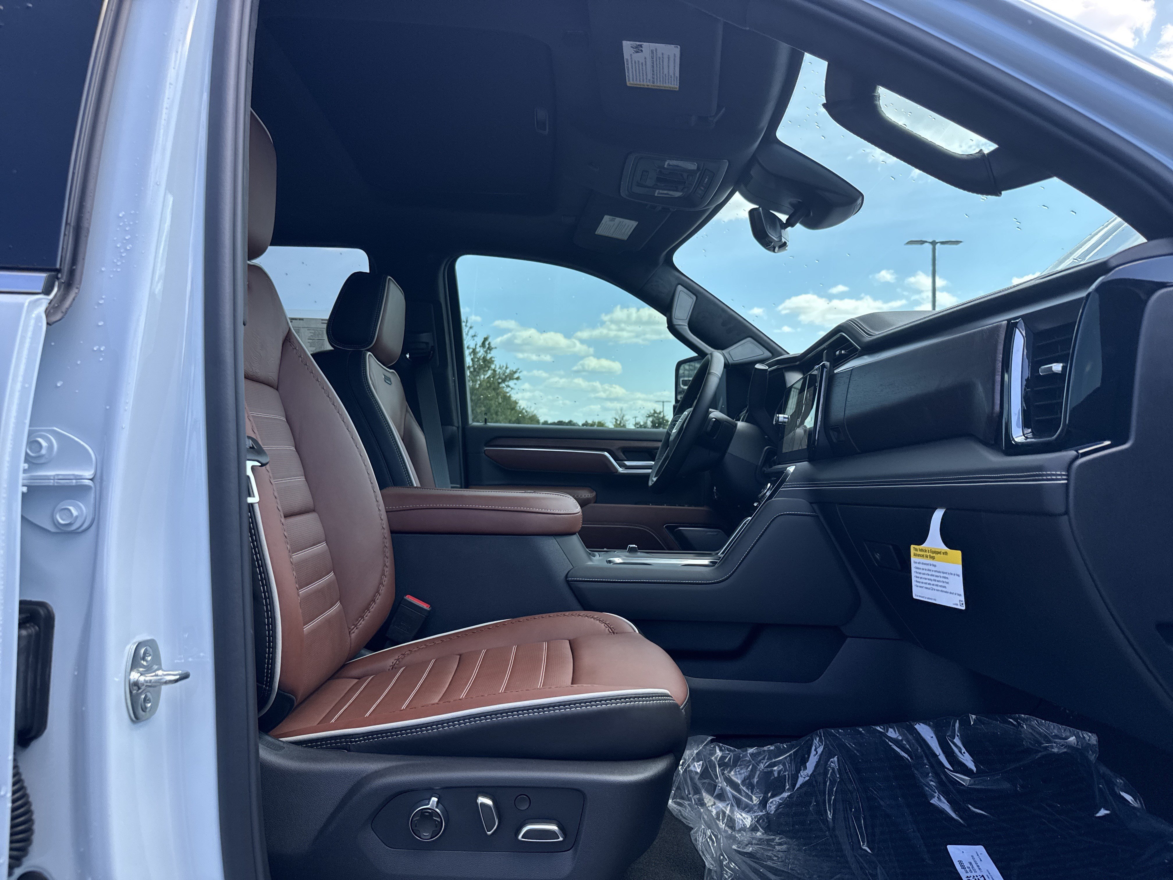 New 2026 GMC Sierra 2500 Denali Ultimate w/ LPO, Black Badging Package AWD/4WD image 32