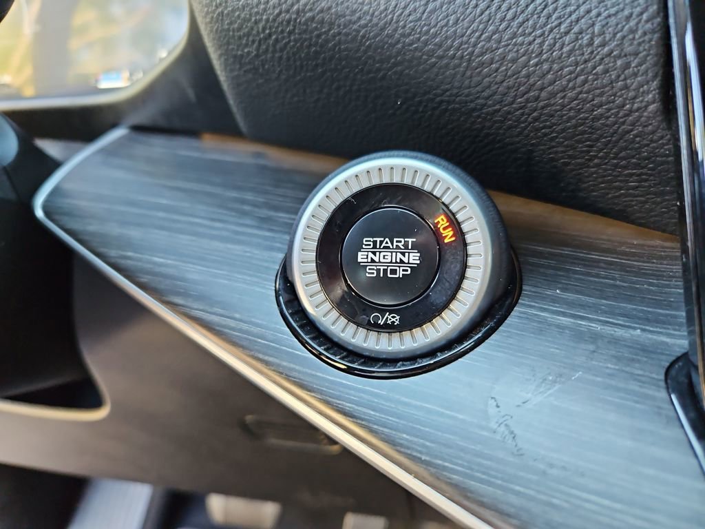 Used 2024 Jeep Wagoneer L Series III w/ Flexible Seating Group image 16