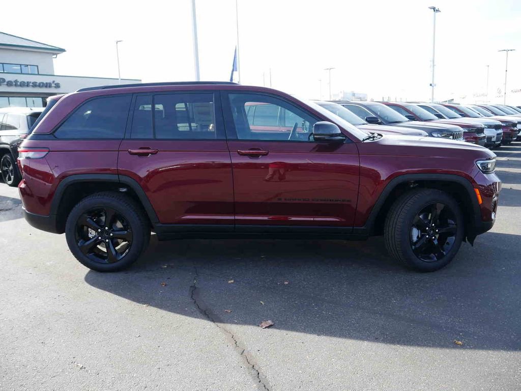 New 2025 Jeep Grand Cherokee Limited w/ Luxury Tech Group II image 20