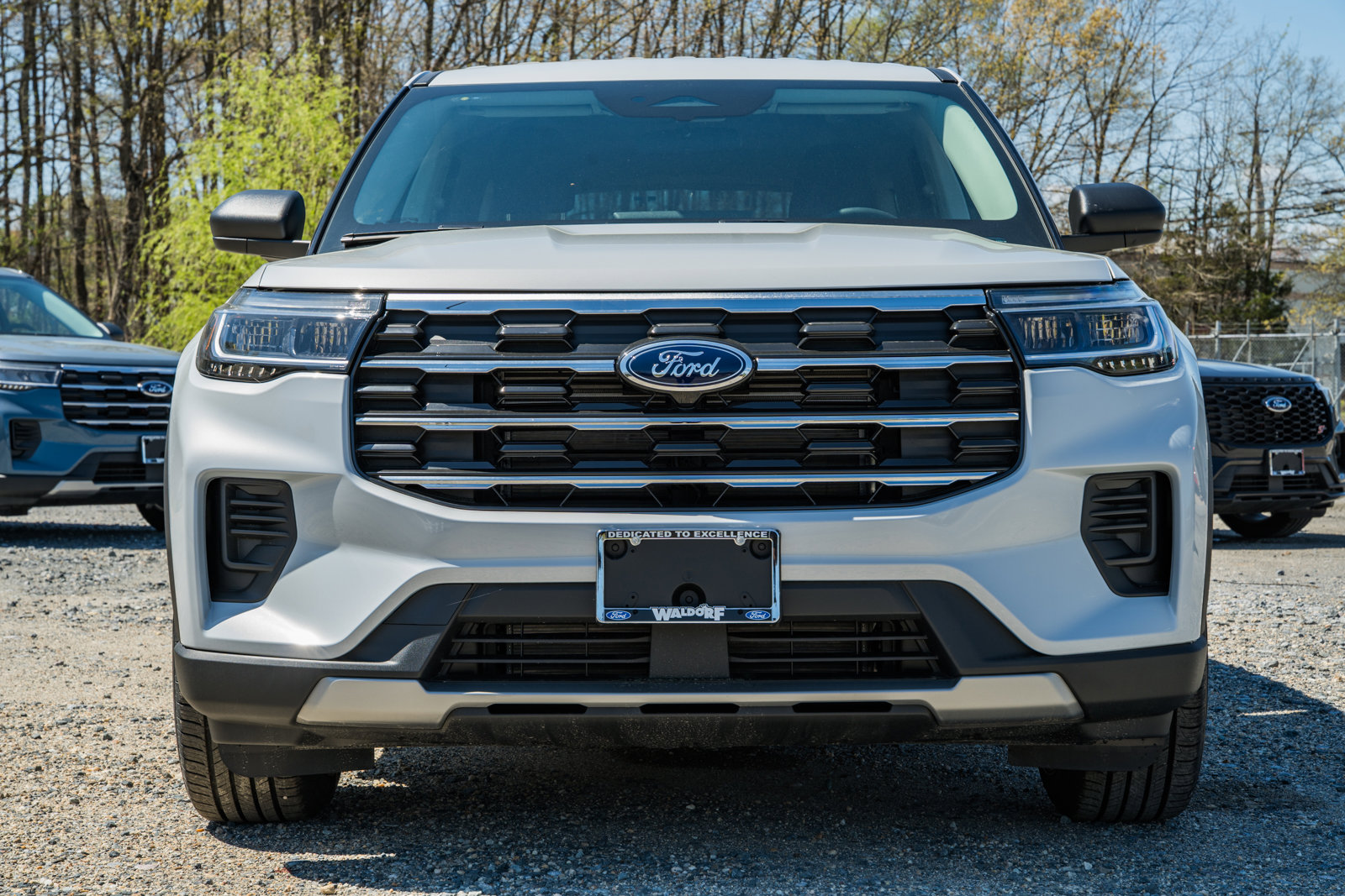 New 2026 Ford Explorer Active RWD image 2