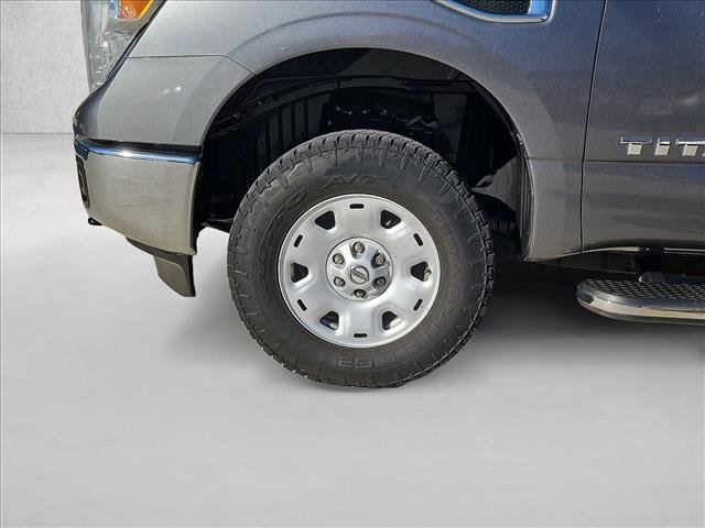 Used 2017 Nissan Titan SV image 22