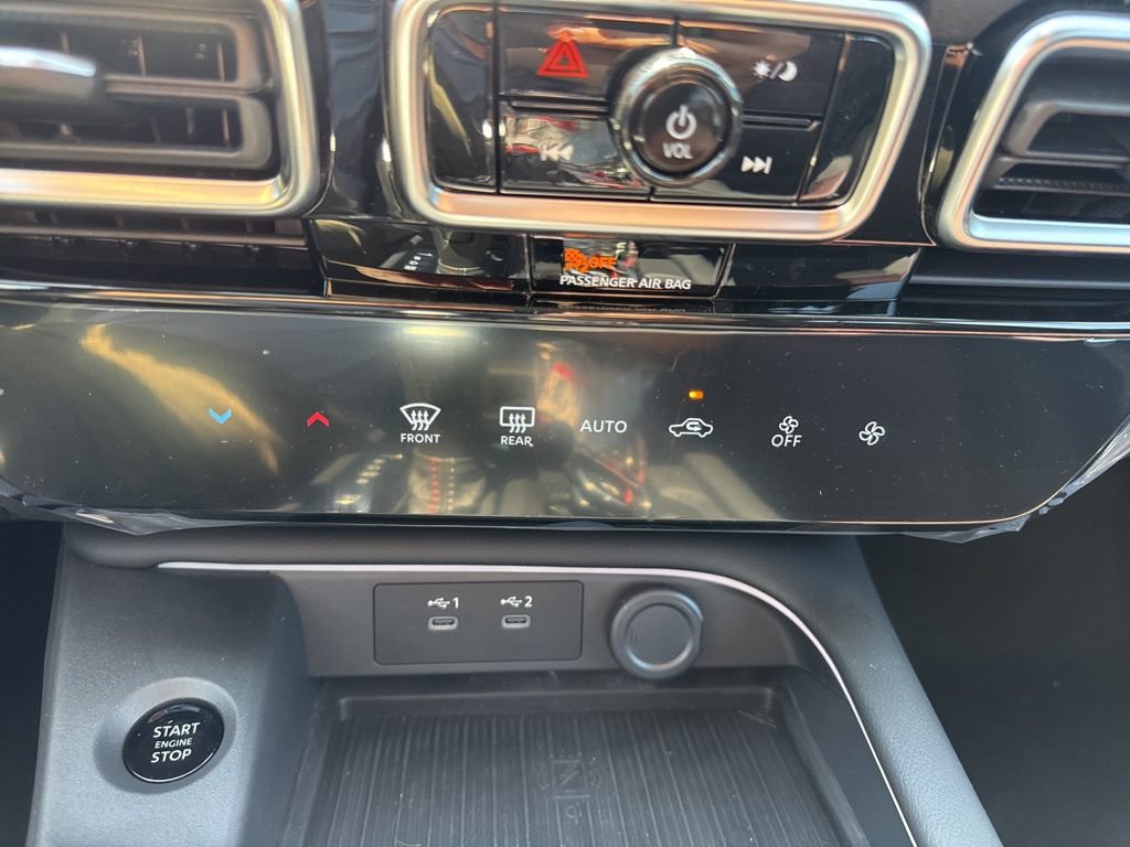 New 2026 Nissan Sentra SR w/ Floor Mat Package FWD image 14