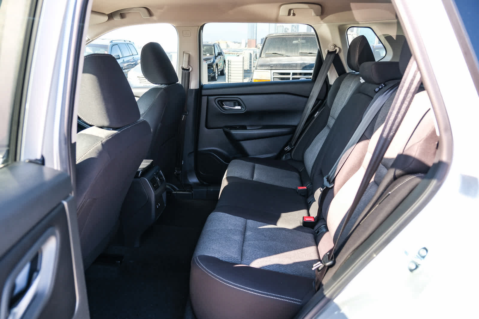 Used 2025 Nissan Rogue SV AWD/4WD image 19