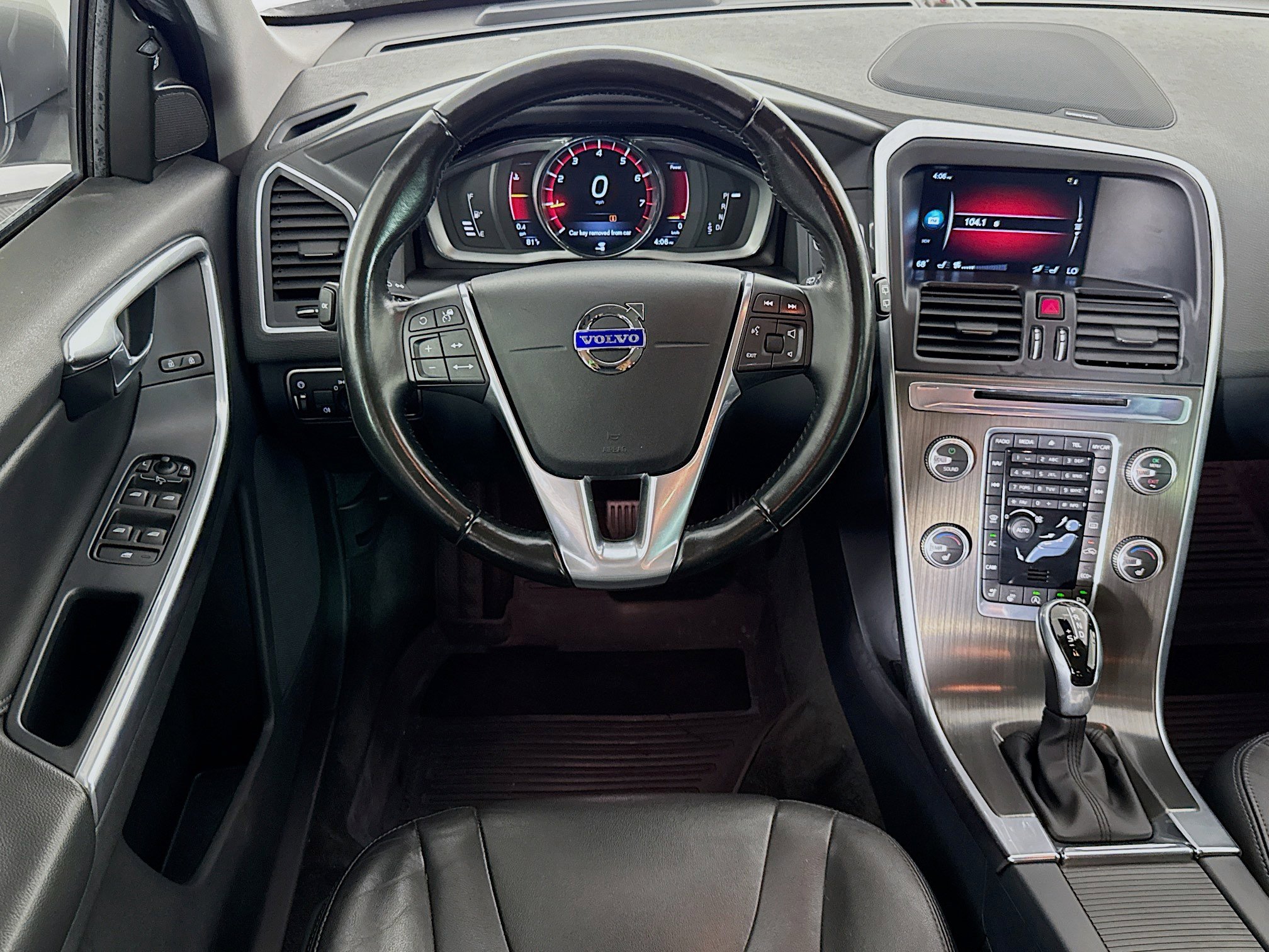 Used 2016 Volvo XC60 T5 Platinum w/ Protection Package image 16