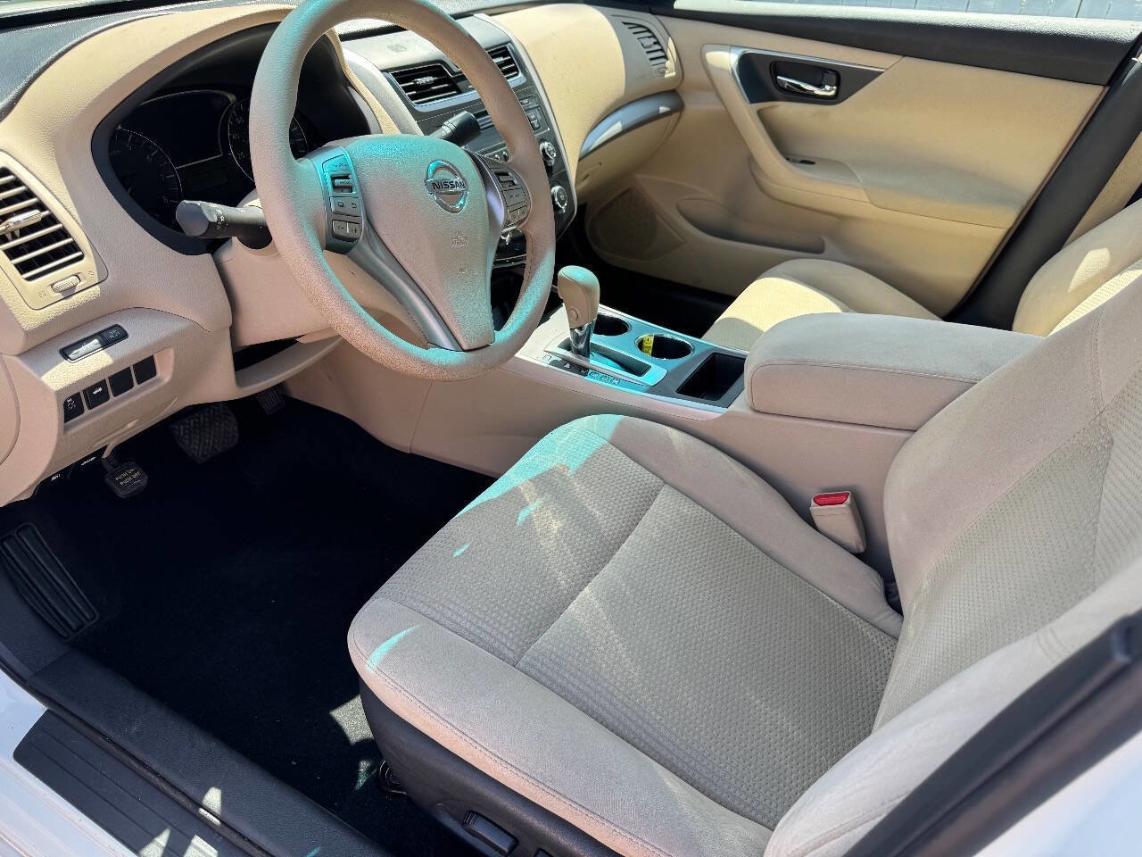 Used 2015 Nissan Altima 2.5 S w/ Power Driver Seat Package image 3