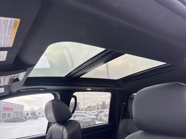 Used 2023 Nissan Titan PRO-4X w/ Pro-4x Convenience Package image 10