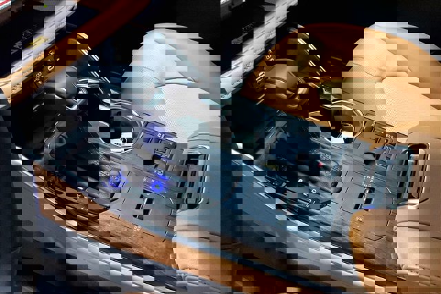 Used 2026 Toyota Highlander Platinum image 17