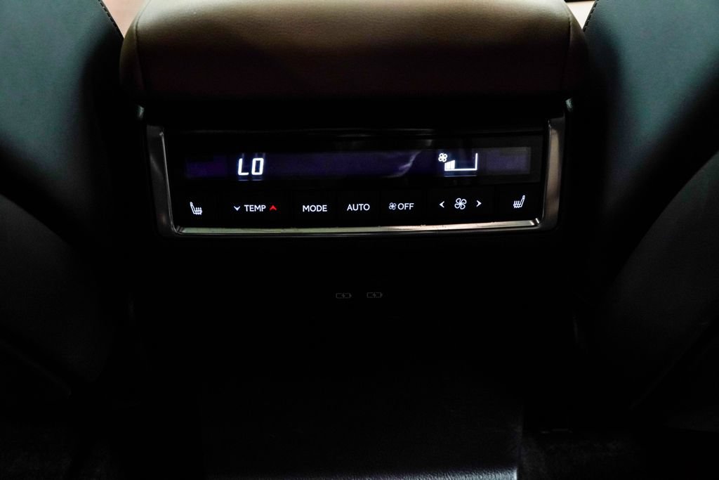 Used 2024 Lexus GX 550 w/ Accessory Package (2T) AWD/4WD image 25