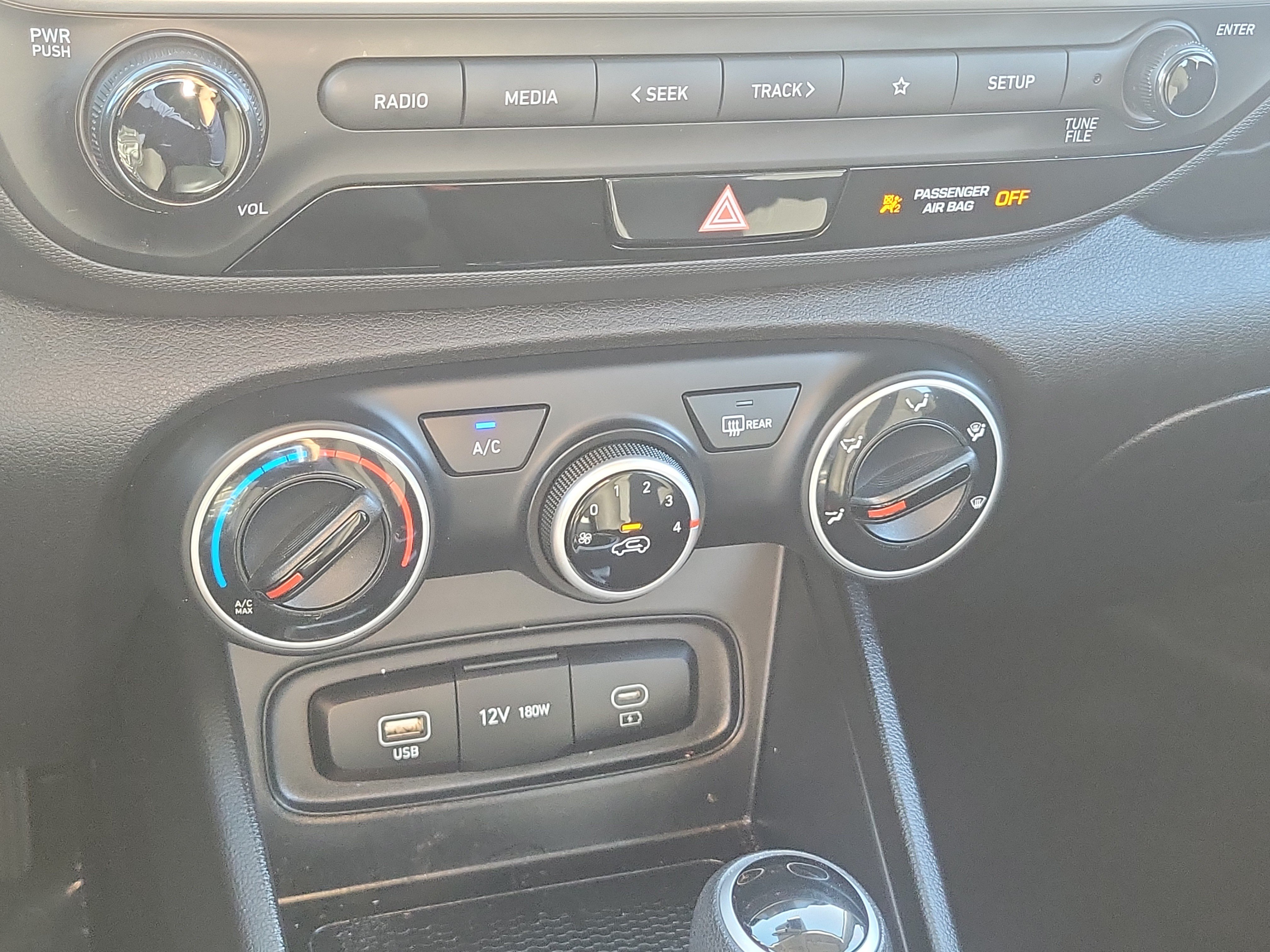 Used 2026 Hyundai Venue SE FWD image 24