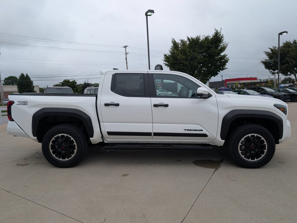 New 2026 Toyota Tacoma TRD Off-Road w/ TRD Off Road Premium Package AWD/4WD image 8