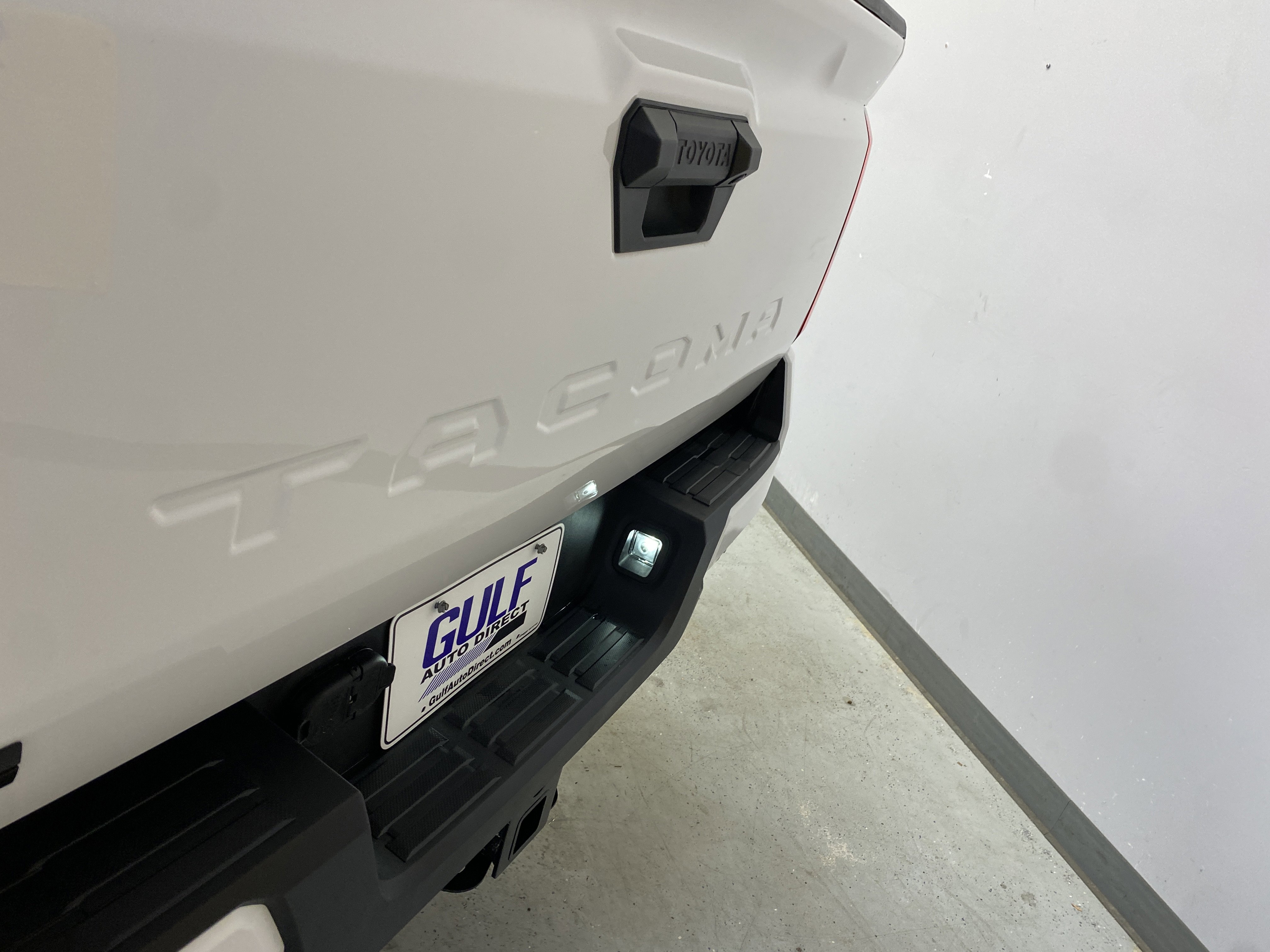 Used 2025 Toyota Tacoma TRD Off-Road image 18