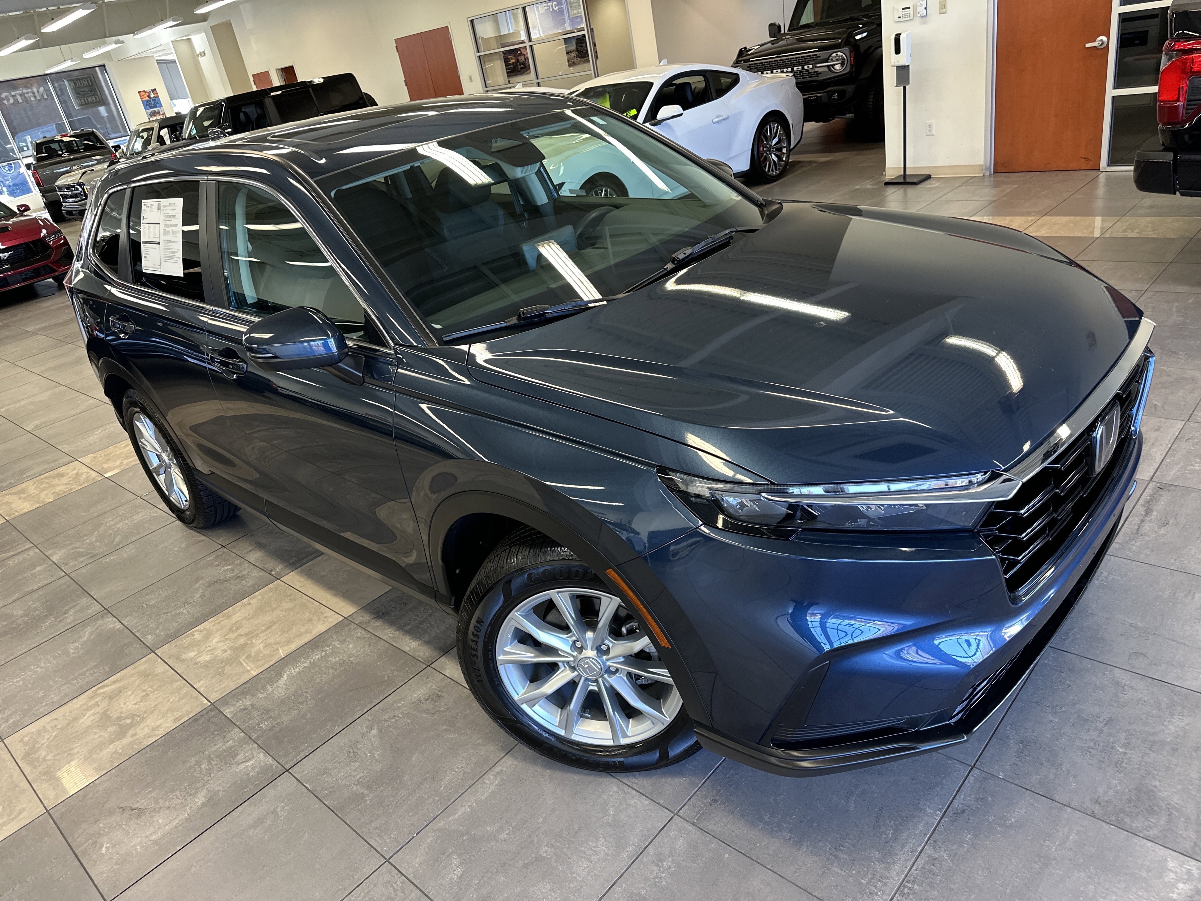 Used 2024 Honda CR-V EX image 11