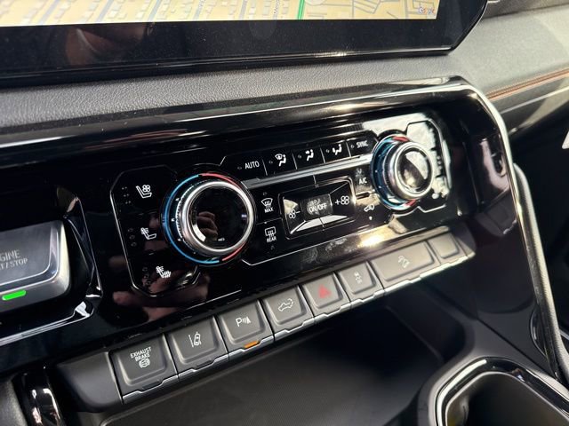 Used 2025 GMC Sierra 3500 AT4 w/ AT4 Premium Plus Package image 16