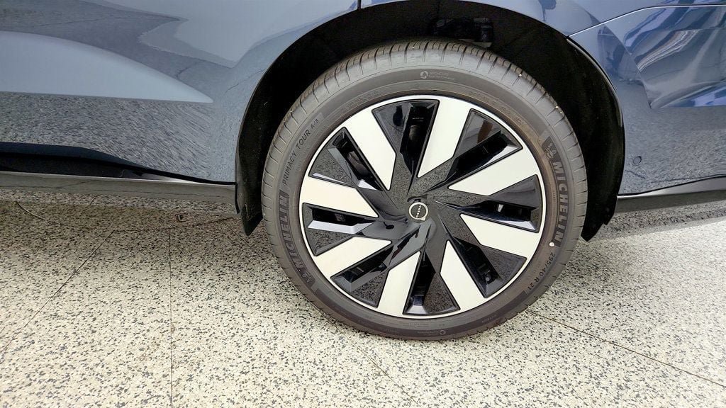 Used 2025 Volvo EX90 Ultra AWD/4WD image 9