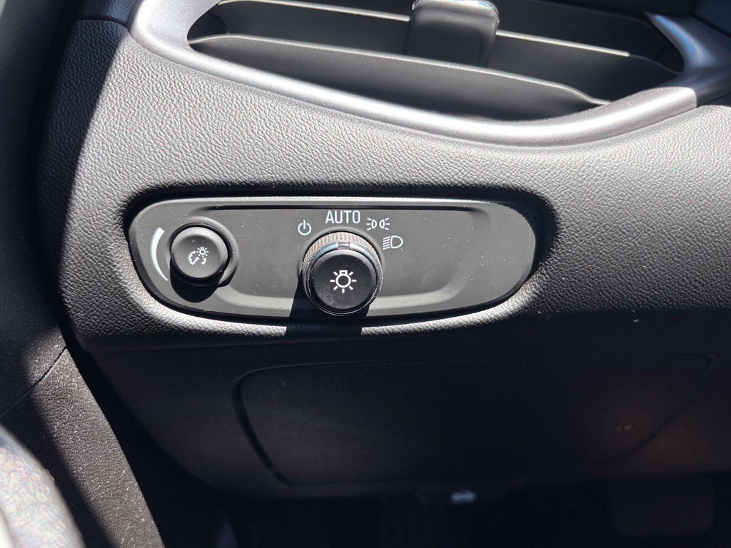 Used 2025 Chevrolet Malibu LT FWD image 26