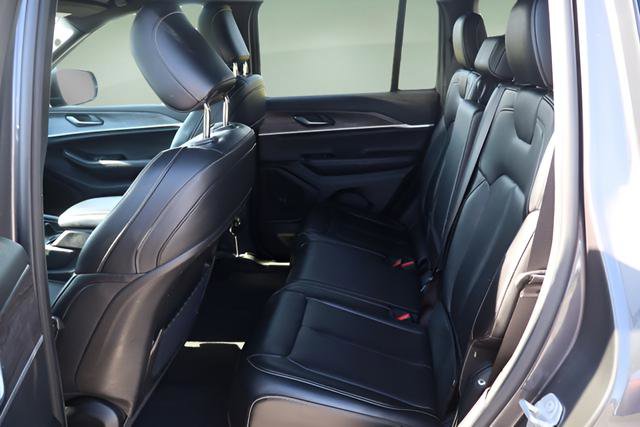 Used 2024 Jeep Grand Cherokee Limited AWD/4WD image 27