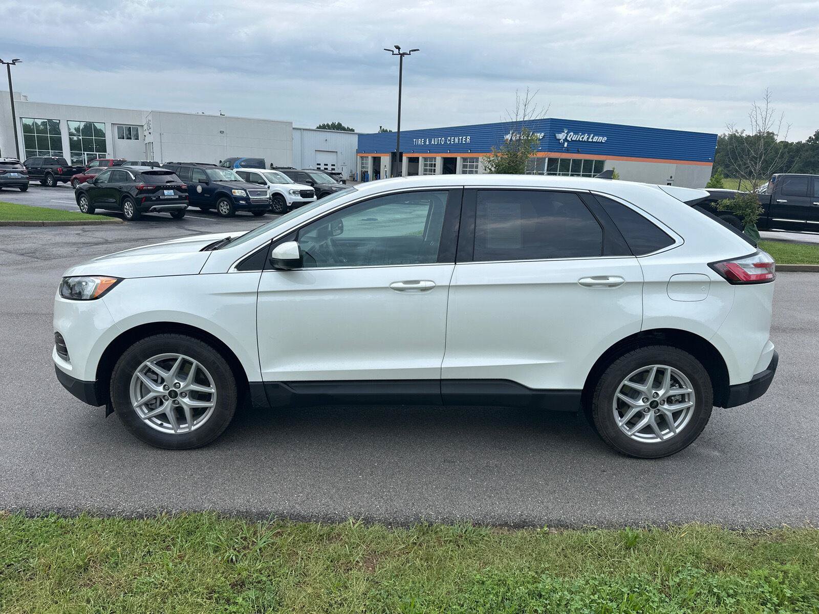 Used 2023 Ford Edge SEL w/ Convenience Package AWD/4WD image 11