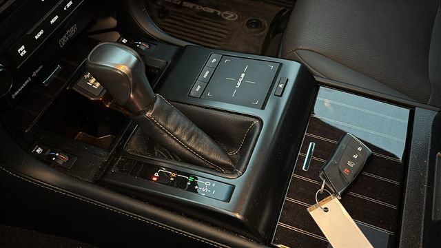 Used 2023 Lexus GX 460 Premium w/ Accessory Package image 25