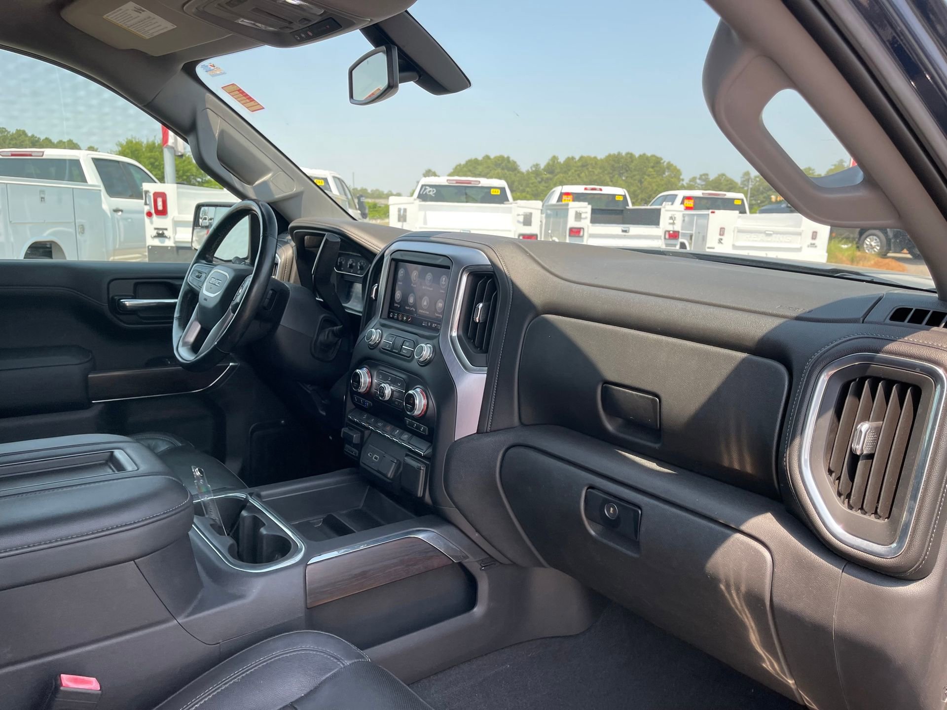 Used 2019 GMC Sierra 1500 SLT w/ SLT Premium Package AWD/4WD image 28