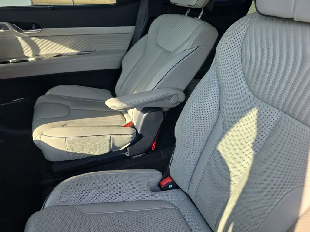 Used 2024 Hyundai Palisade Calligraphy image 19
