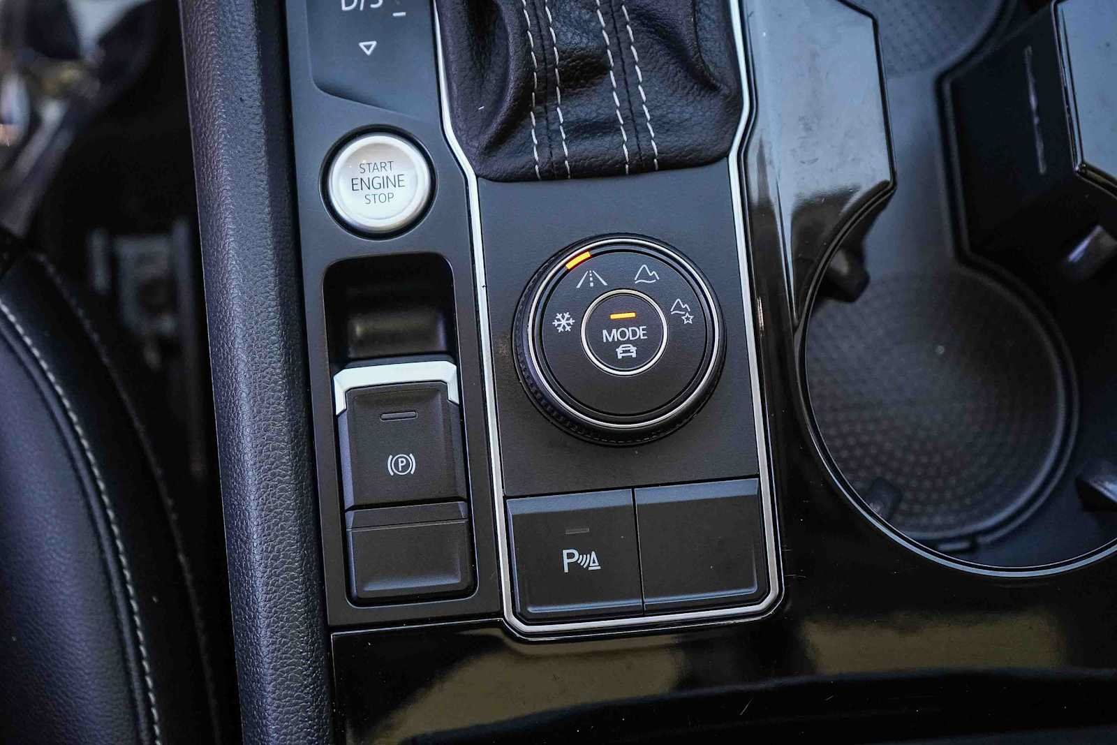 Certified 2023 Volkswagen Atlas SEL R-Line AWD/4WD image 21