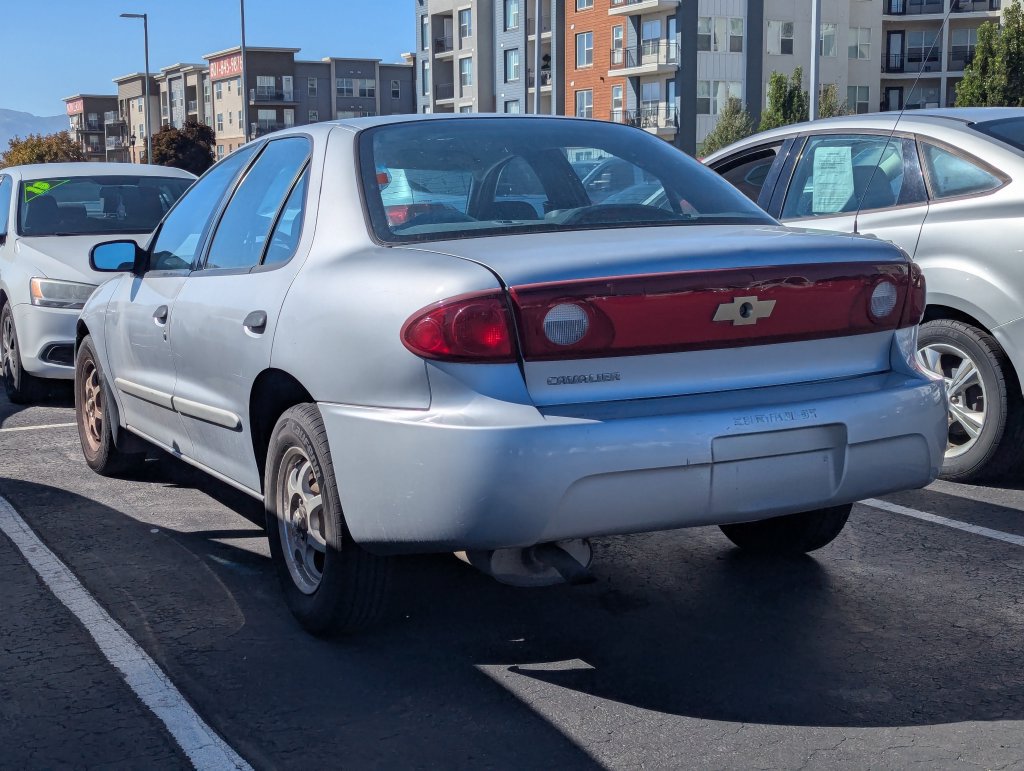 Used 2004 Chevrolet Cavalier Sedan w/ Preferred Equipment Group FWD image 5