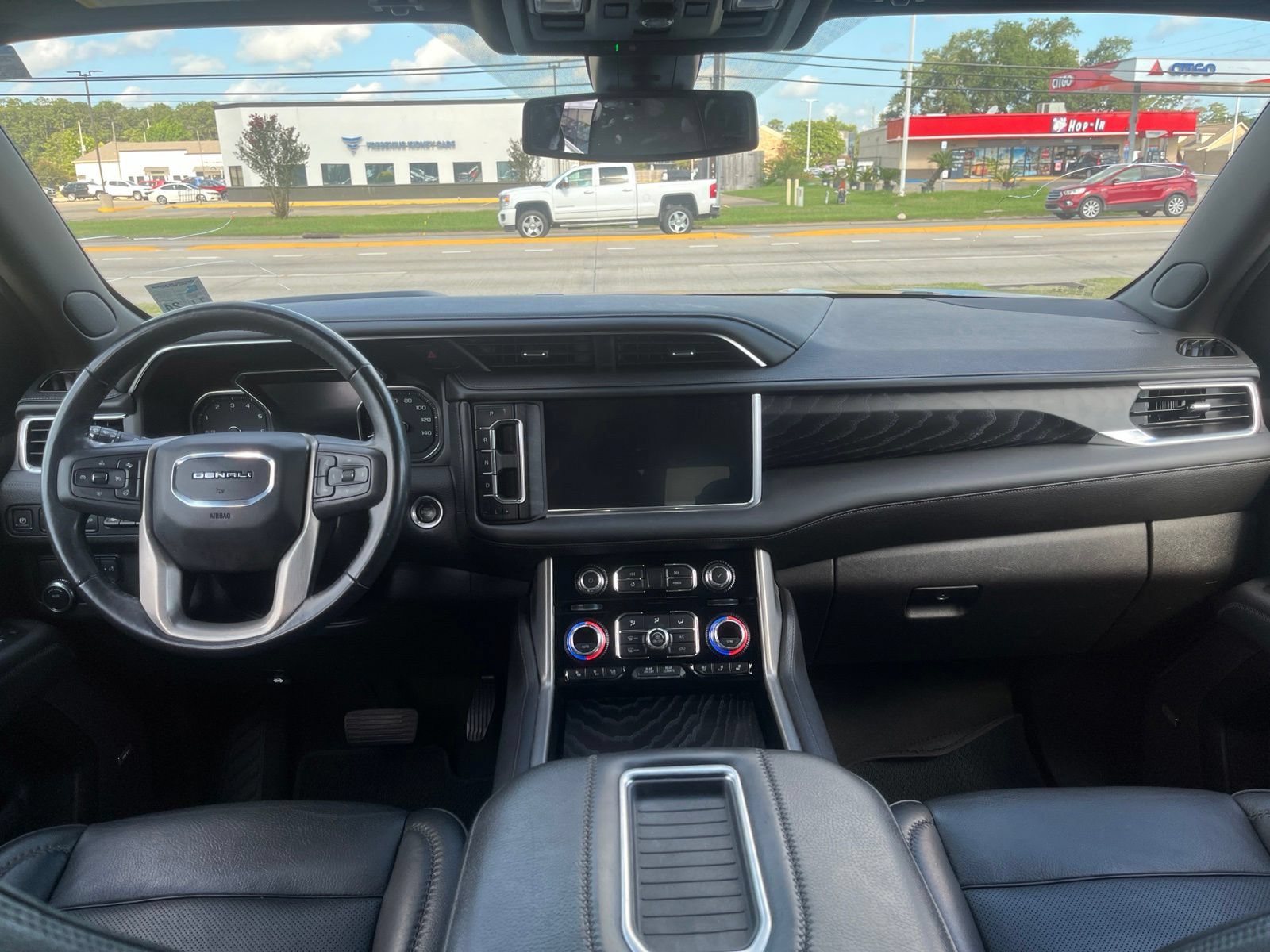 Used 2021 GMC Yukon Denali RWD image 9