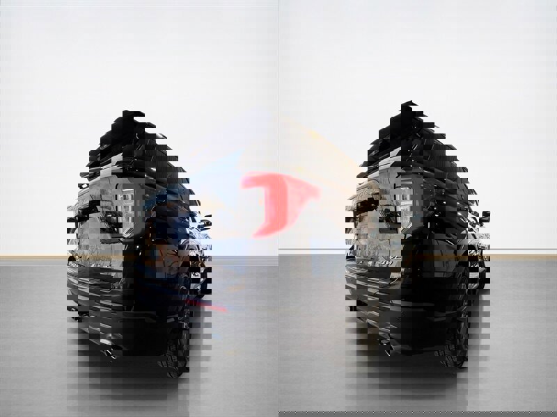 Used 2024 Ford Explorer XLT w/ Equipment Group 202A image 4