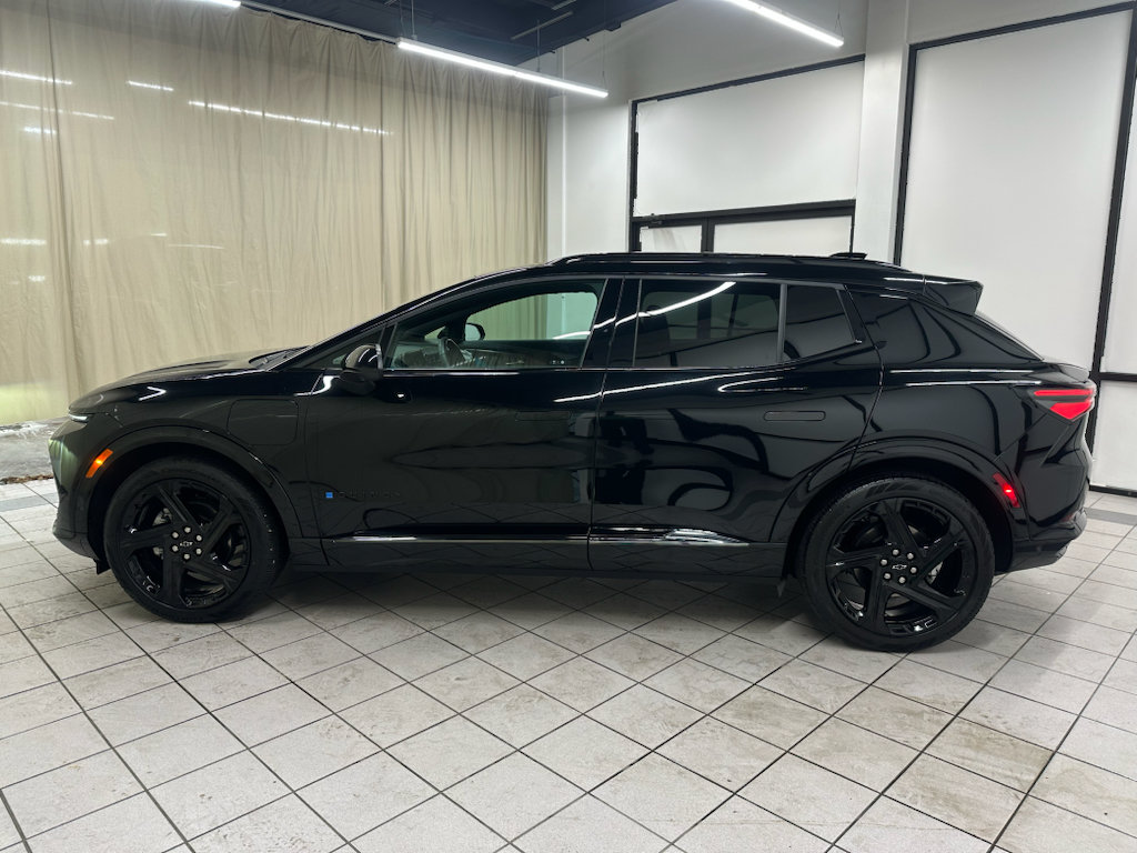 Certified 2024 Chevrolet Equinox EV RS FWD image 9