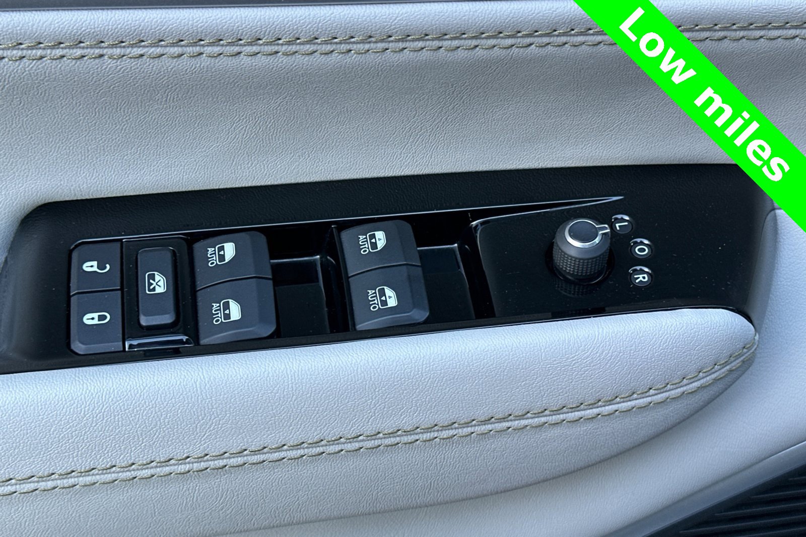 Used 2024 Jeep Wagoneer 4WD image 13