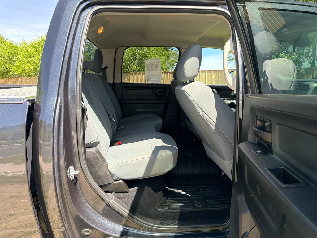 Used 2018 RAM 3500 Tradesman w/ Chrome Appearance Group AWD/4WD image 27