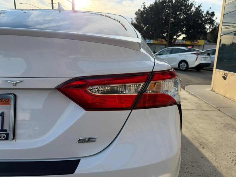 Used 2020 Toyota Camry SE FWD image 18