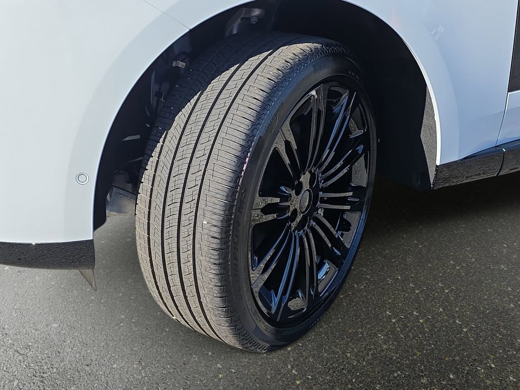 New 2026 Land Rover Range Rover SE image 34