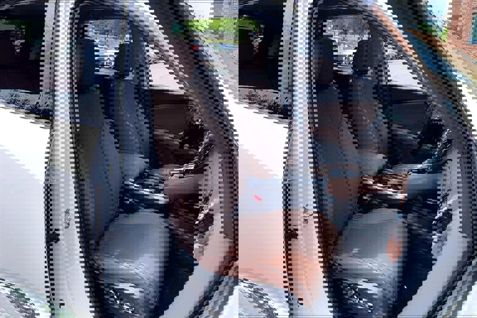 Used 2025 Acura RDX SH-AWD w/ Advance Package image 9