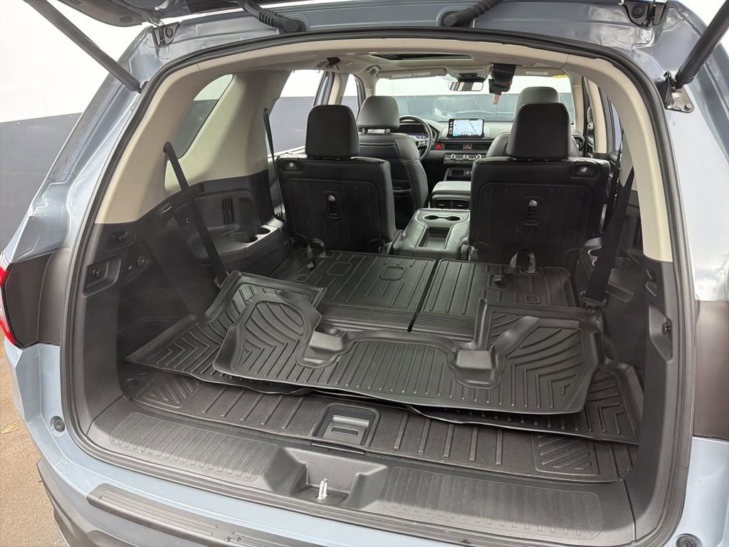 Used 2025 Honda Pilot Elite image 42