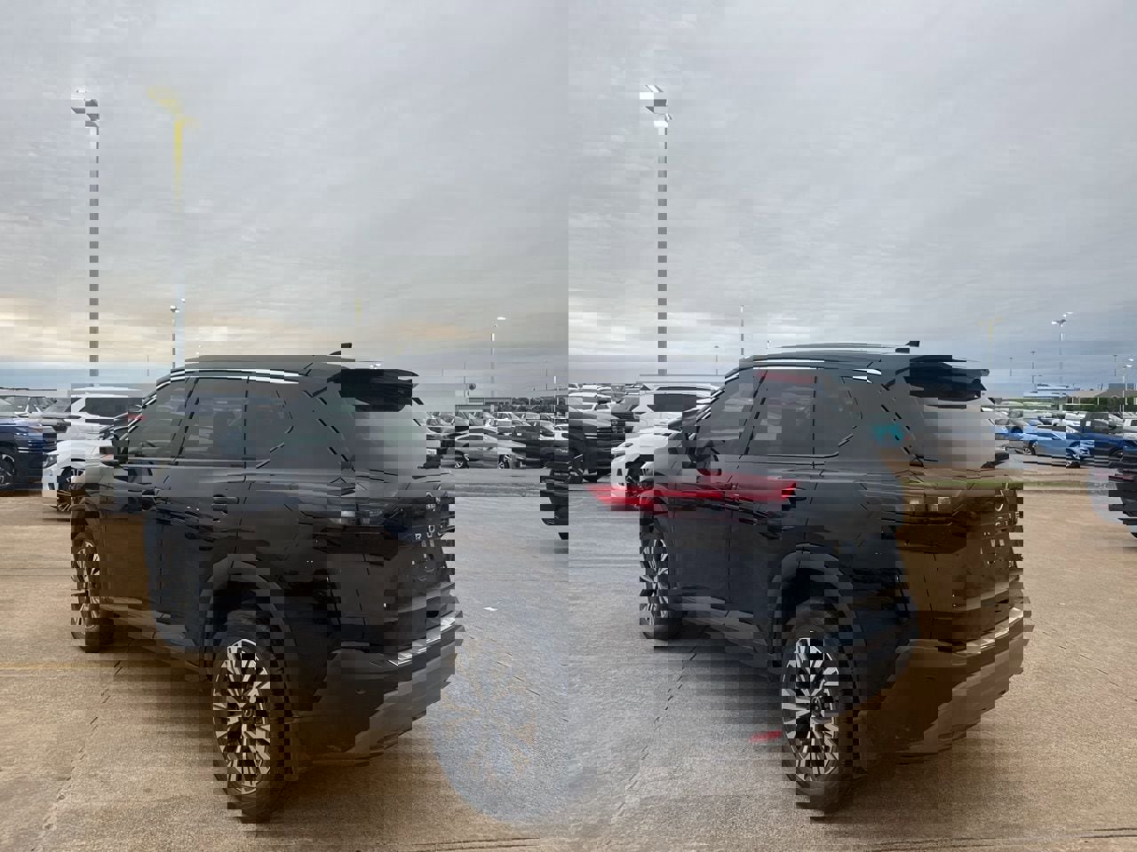 Certified 2022 Nissan Rogue SV image 13