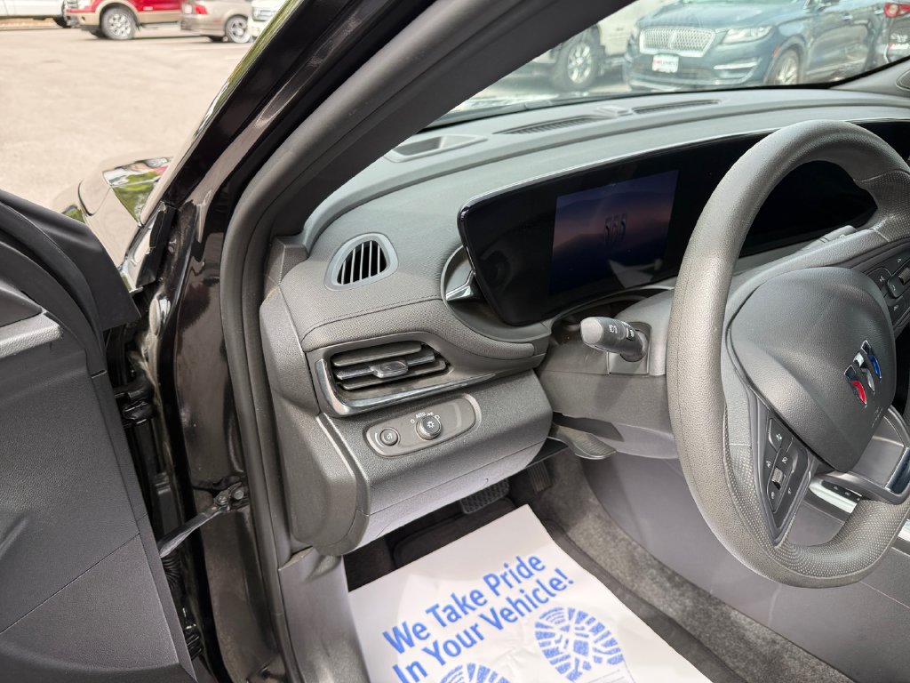 Used 2025 Buick Envista Preferred FWD image 15
