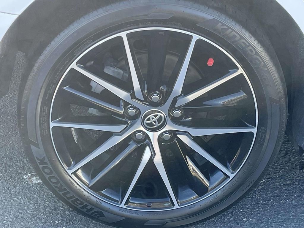 Used 2024 Toyota Camry SE image 12