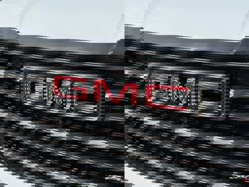 New 2026 GMC Yukon XL AT4 Ultimate w/ LPO, Floor Liner Package image 7