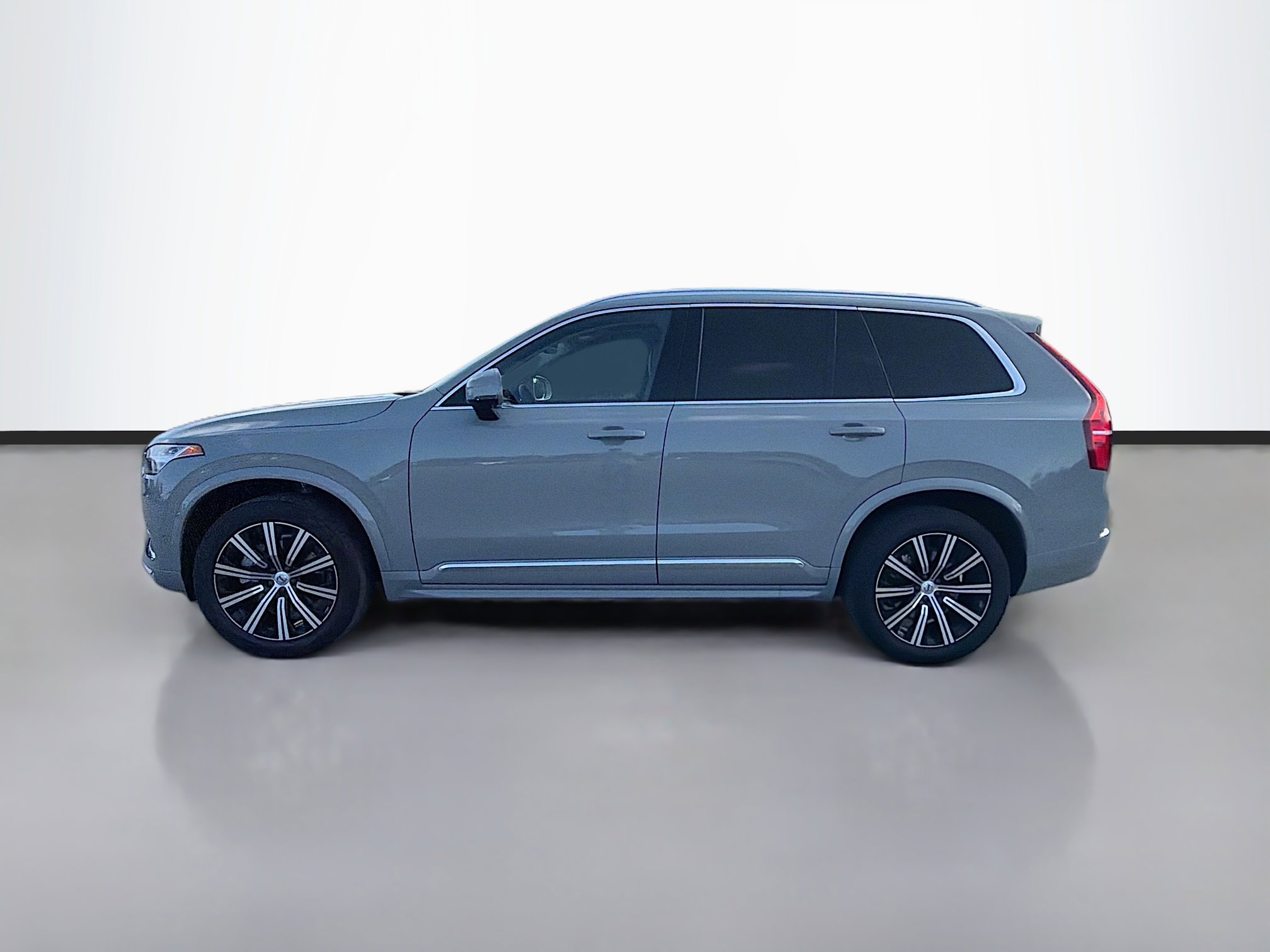 Used 2024 Volvo XC90 B6 Plus AWD/4WD image 2