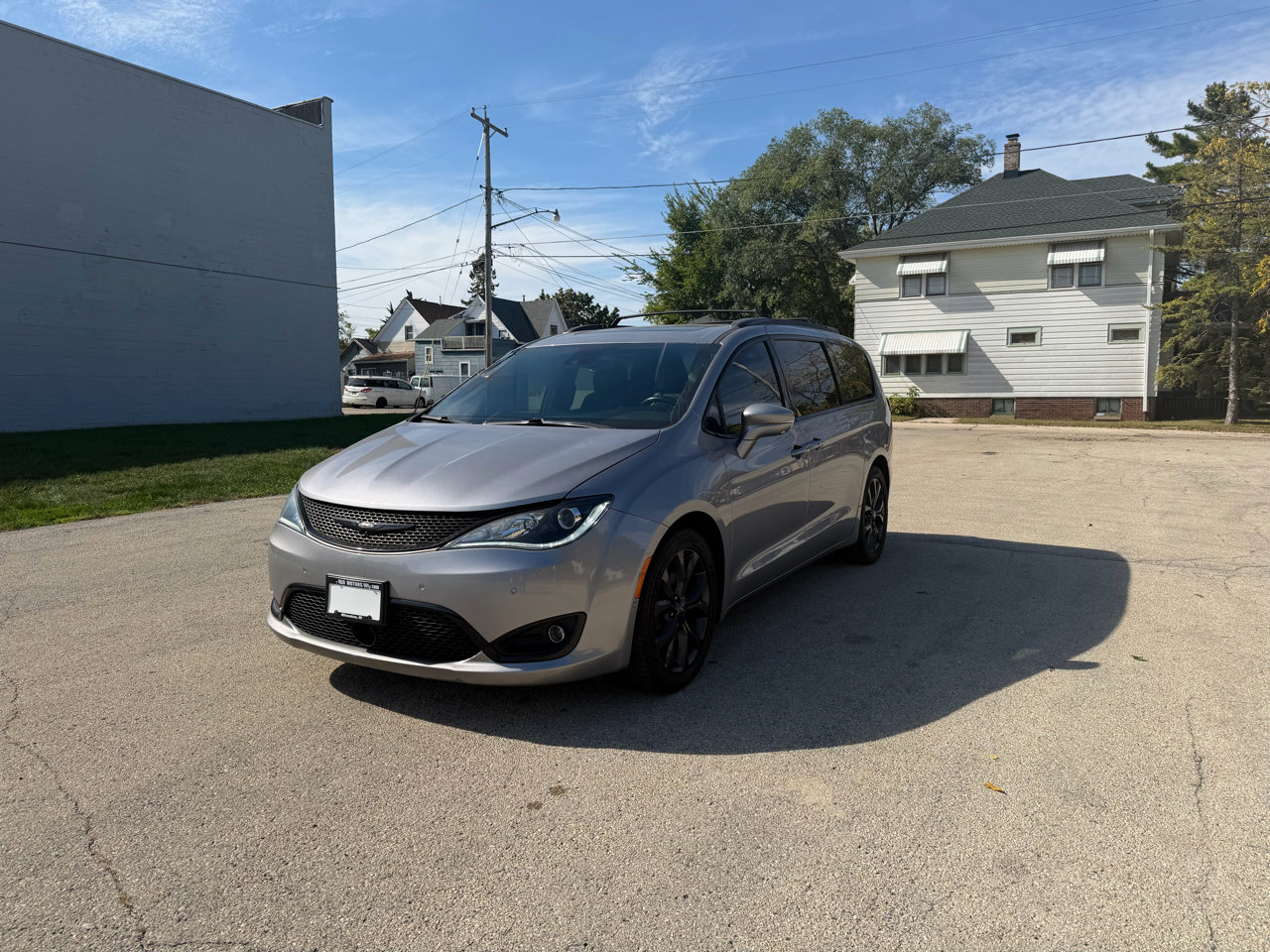Used 2020 Chrysler Pacifica Limited w/ Advanced Safetytec Group image 3