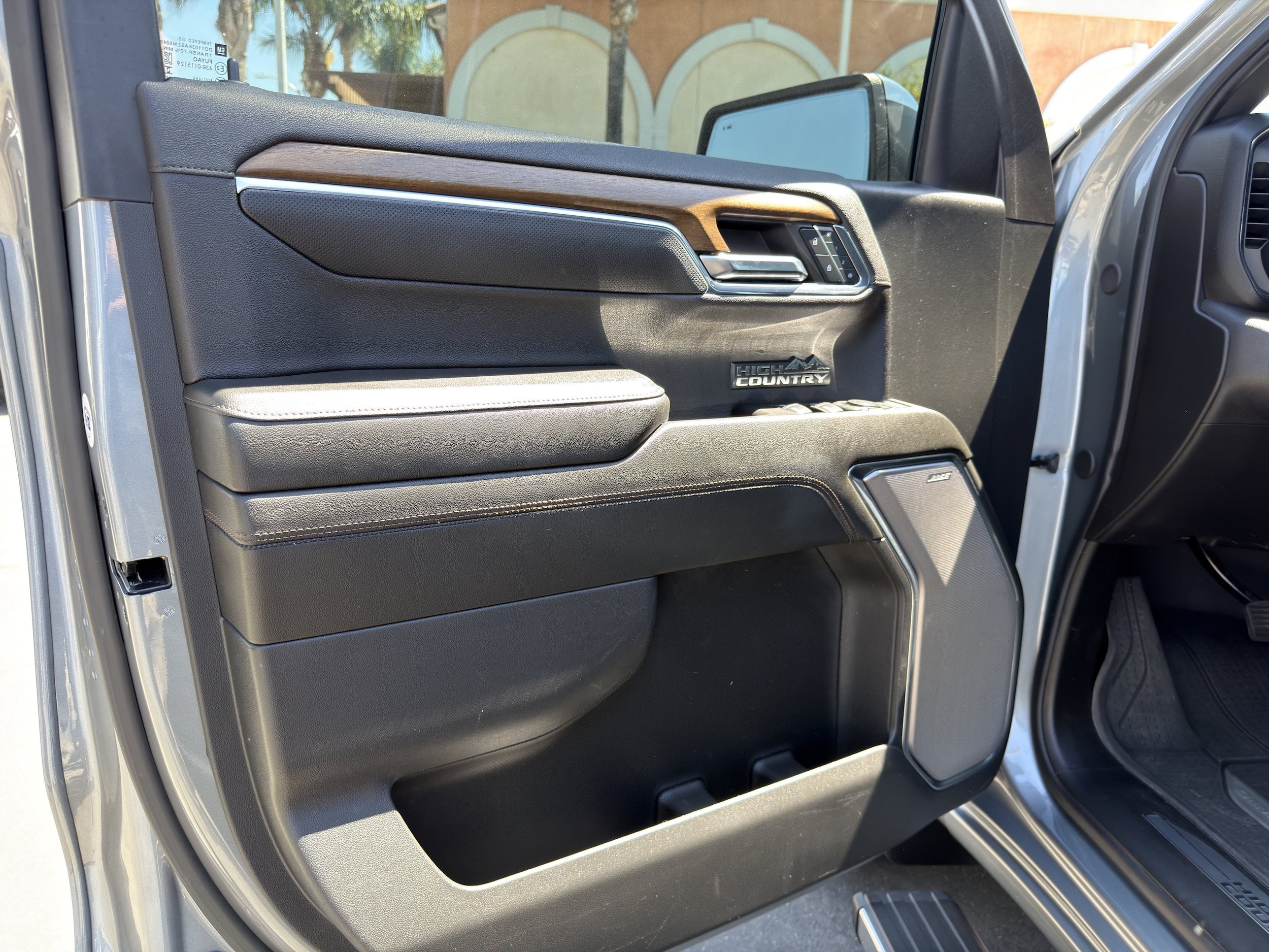 Used 2024 Chevrolet Silverado 1500 High Country w/ High Country Premium Package AWD/4WD image 29