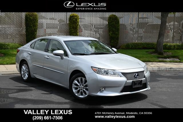 Used 2014 Lexus ES 300h w/ Luxury Package w/Bamboo Trim