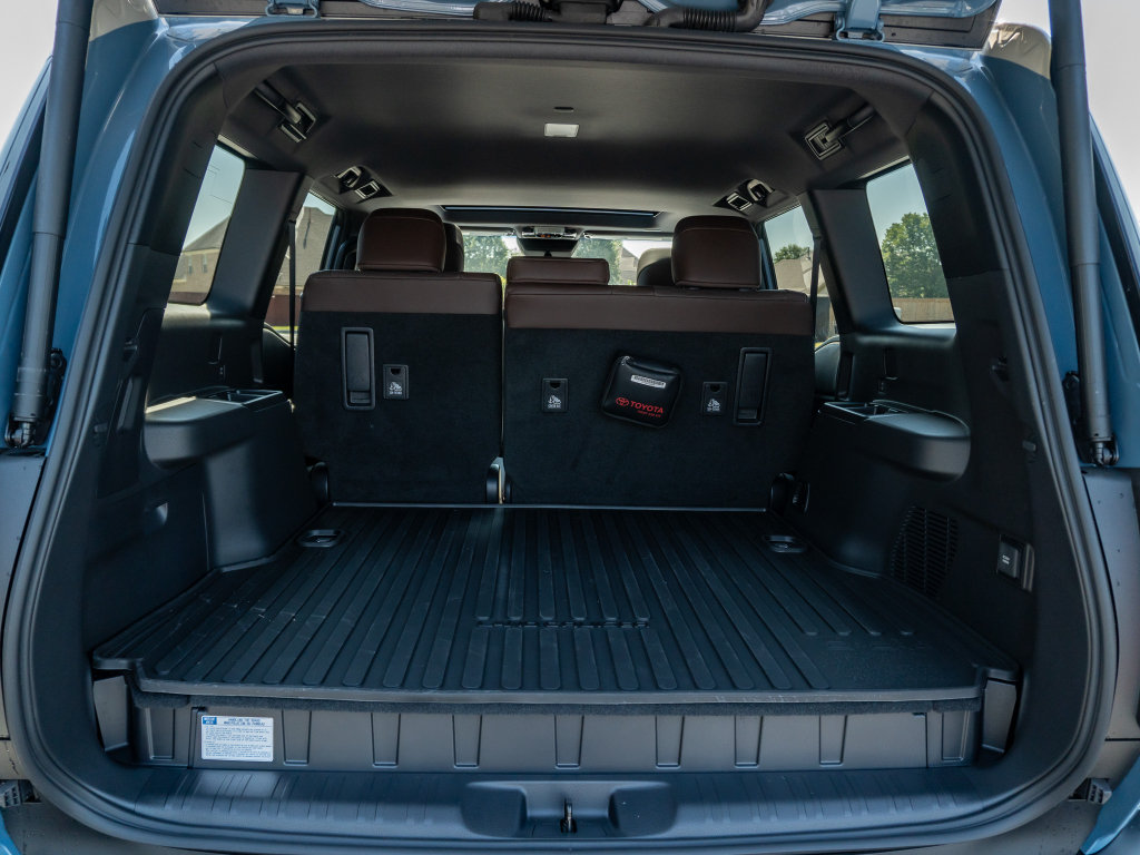 Used 2025 Toyota Land Cruiser w/ Premium Package AWD/4WD image 15