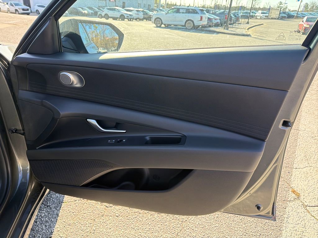 New 2026 Hyundai Elantra SE image 14