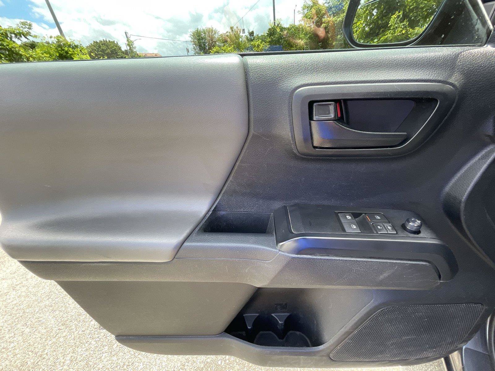 Used 2021 Toyota Tacoma SR AWD/4WD image 12