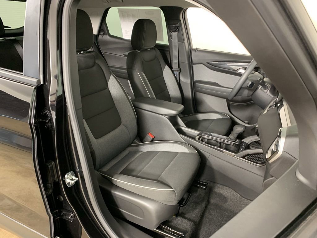 Used 2025 Chevrolet TrailBlazer LT image 34