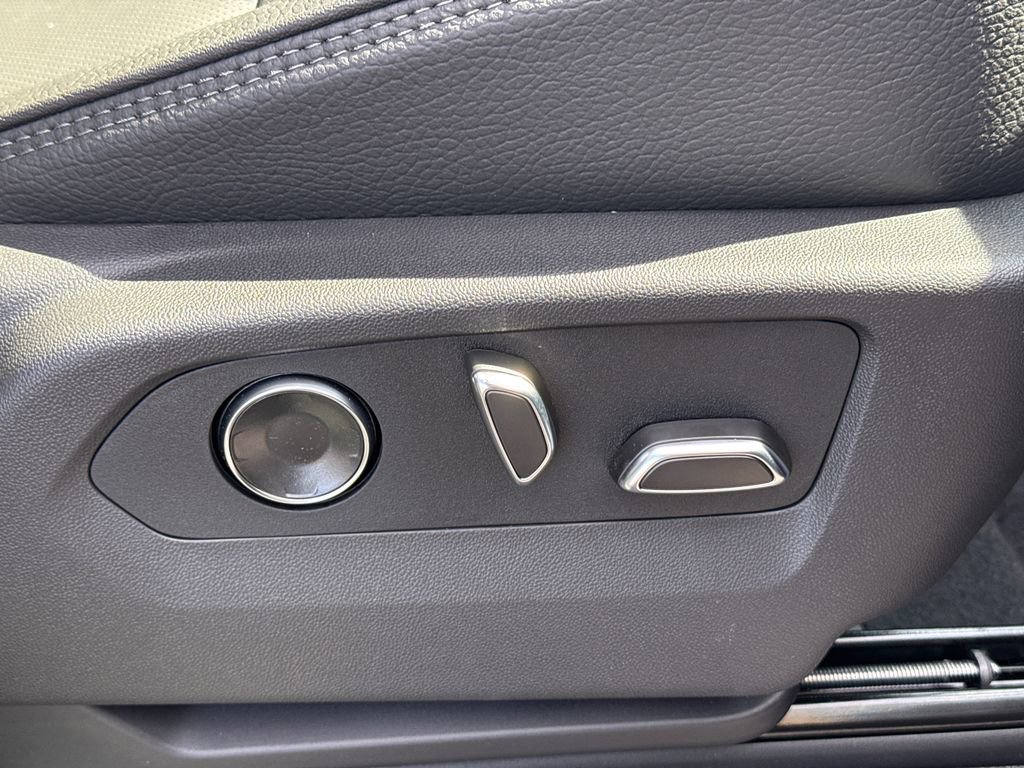 New 2026 GMC Yukon XL Denali w/ Denali Reserve Package image 42